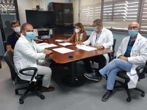 La delegada de Salud y Familias visita el Hospital de Montilla para conocer el proyecto de ampliación del centro